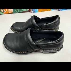 Born b.o.c. Black Women’s Clogs NWOT